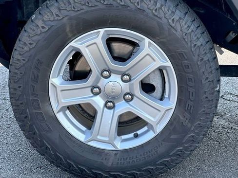 Used 2019 Jeep Wrangler Unlimited Sport S image 9