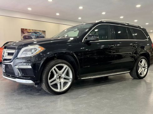 Used 2013 Mercedes-Benz GL 550 4MATIC image 5