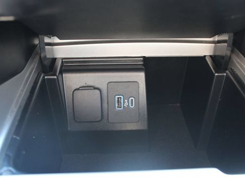 Used 2022 Ford Explorer Limited w/ Equipment Group 301A RWD image 52