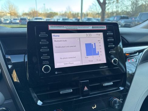 Used 2024 Toyota Camry LE image 4