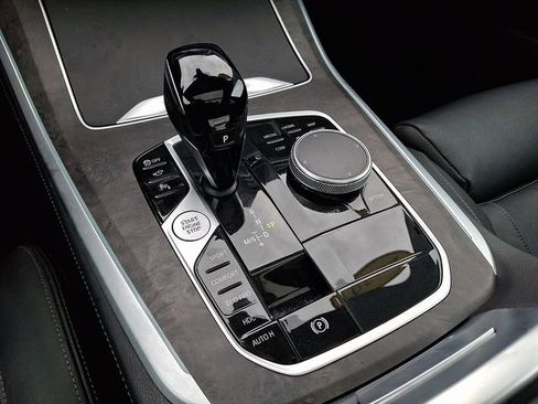 Used 2022 BMW X5 xDrive40i w/ M Sport Package AWD/4WD image 15