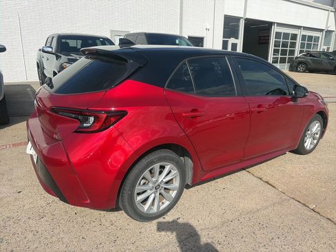 Used 2023 Toyota Corolla SE image 2