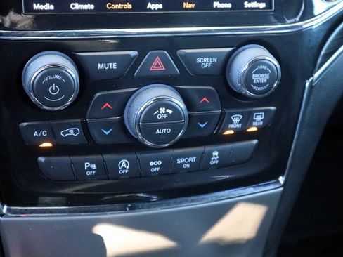 Used 2021 Jeep Grand Cherokee Limited image 33