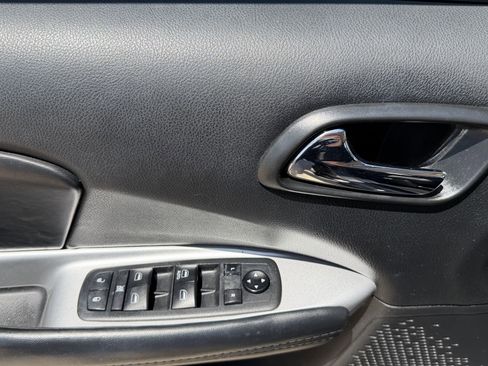 Used 2018 Dodge Journey SE w/ Connectivity Group FWD image 11