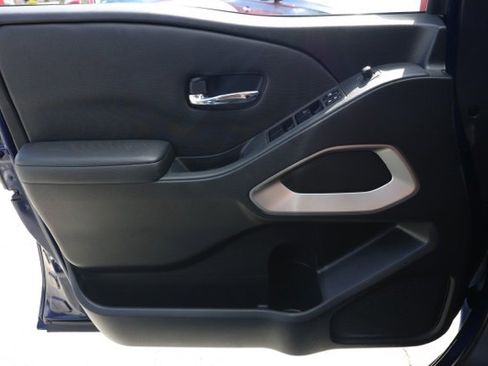 Used 2023 Nissan Frontier SV image 21