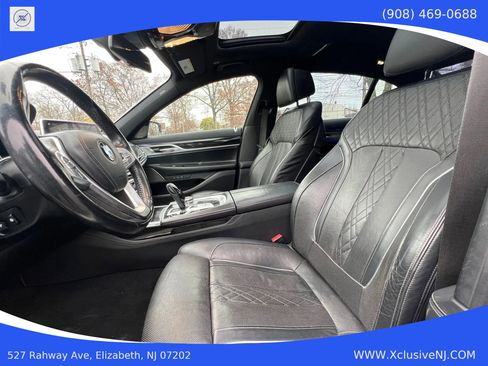 Used 2019 BMW 750i xDrive w/ M Sport Package image 8