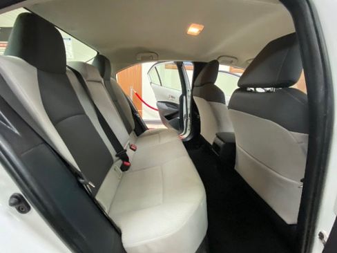 Used 2021 Toyota Corolla LE image 20