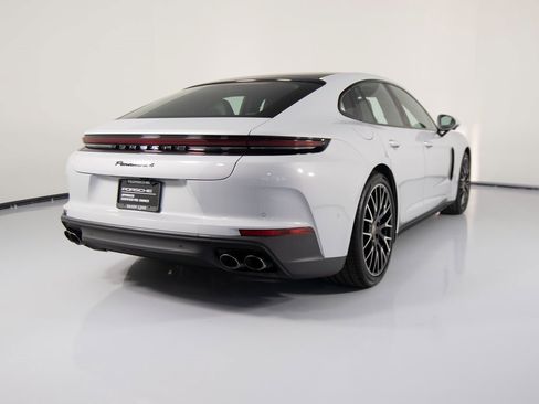 Certified 2025 Porsche Panamera 4 image 10