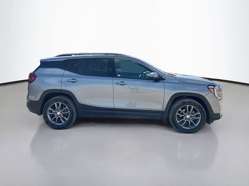 Used 2024 GMC Terrain SLT AWD/4WD image 8