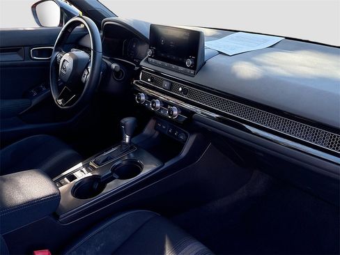 Used 2025 Honda Civic Sport image 26