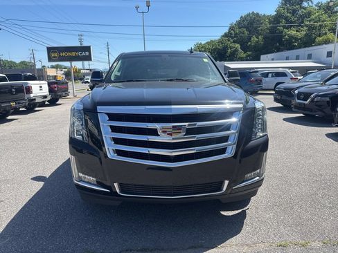 Used 2018 Cadillac Escalade 2WD image 2