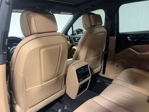 Used 2023 Porsche Cayenne image 26