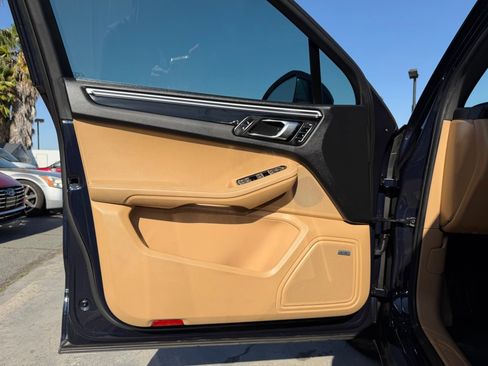 Used 2018 Porsche Macan image 11