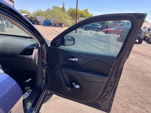 Used 2015 Jeep Cherokee Limited AWD/4WD image 18