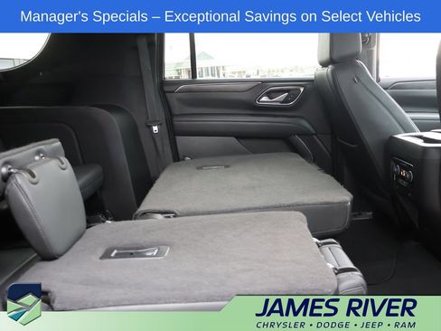 Used 2024 Chevrolet Suburban LT AWD/4WD image 12