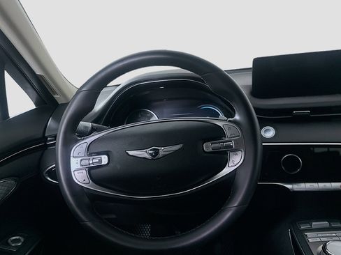 Used 2025 Genesis GV70 2.5T AWD/4WD image 17