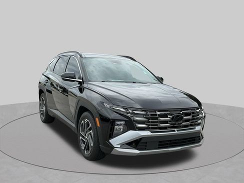 Used 2025 Hyundai Tucson Limited FWD image 25