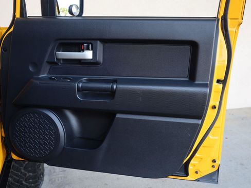 Used 2007 Toyota FJ Cruiser 4WD image 17