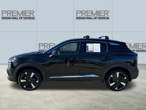 Used 2025 Nissan Kicks SR image 8