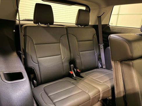 Used 2023 GMC Acadia SLT image 31