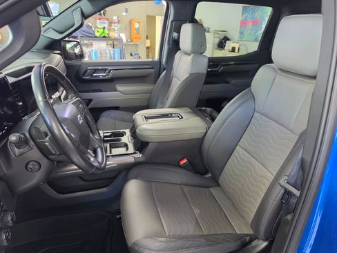 Used 2022 Chevrolet Silverado 1500 ZR2 w/ Technology Package AWD/4WD image 23