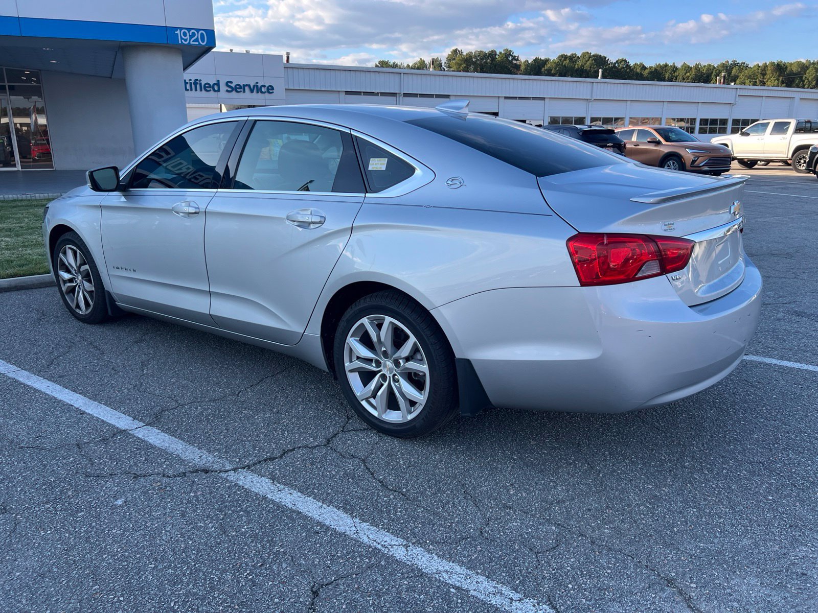 Used 2019 Chevrolet Impala LT w/ Sunroof and Spoiler Package FWD image 3