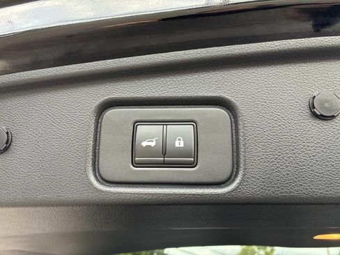 Certified 2023 Nissan Pathfinder SV w/ SV Premium Package AWD/4WD image 14