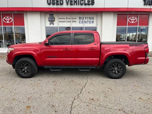 Certified 2022 Toyota Tacoma SR5 image 32