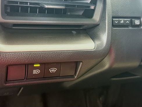 Used 2025 Toyota Prius LE image 10