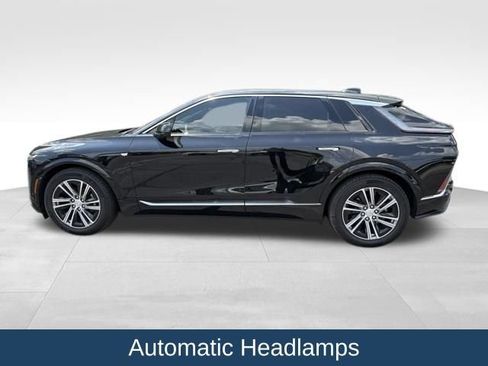 Used 2024 Cadillac Lyriq Luxury AWD/4WD image 7