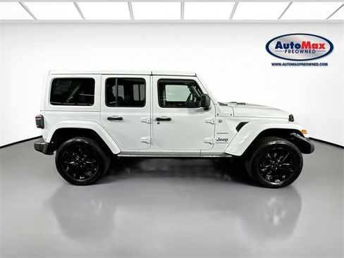 Used 2024 Jeep Wrangler Unlimited Sahara image 9