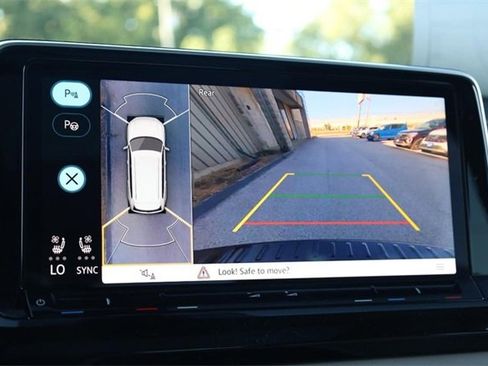 New 2026 Volkswagen Atlas SEL Premium R-Line image 18