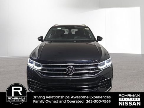 Used 2023 Volkswagen Tiguan SEL R-Line AWD/4WD image 2