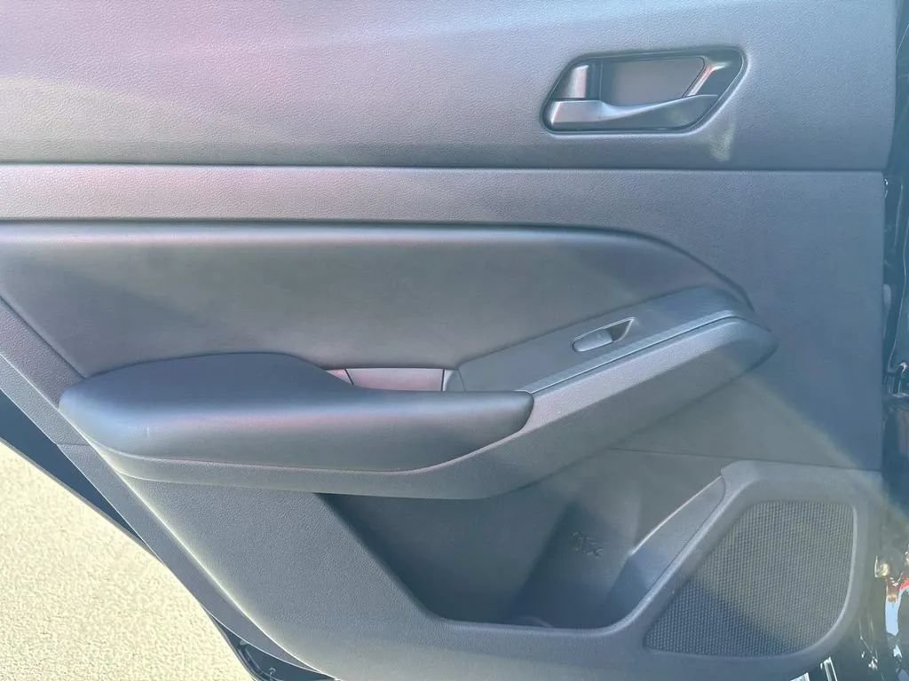 Used 2024 Nissan Altima 2.5 S FWD image 17