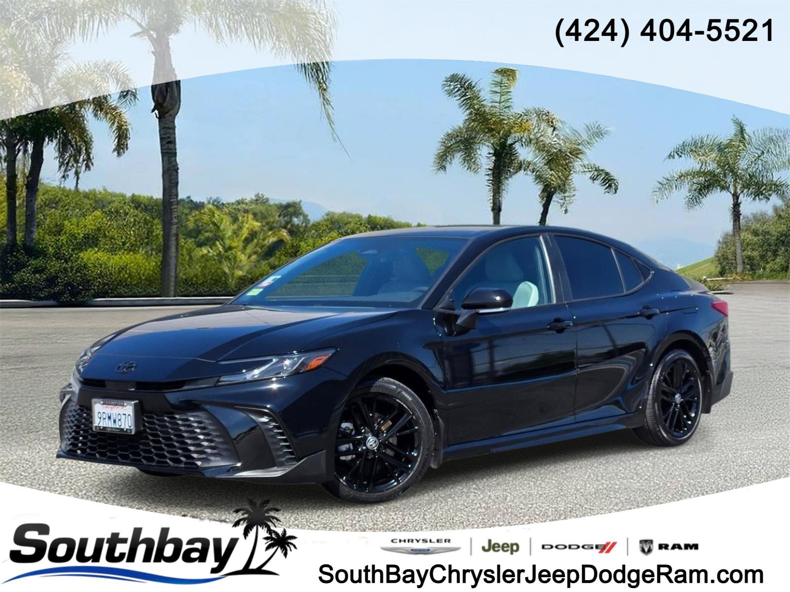 Used 2025 Toyota Camry SE w/ Convenience Package FWD image 1