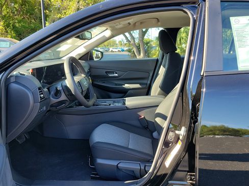 New 2026 Nissan Sentra SV FWD image 9