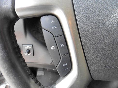 Used 2018 Chevrolet Express 2500 w/ Driver Convenience Package RWD image 16