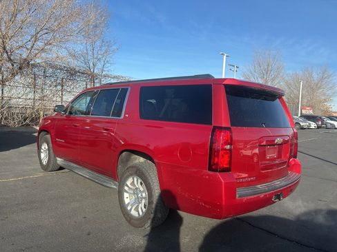 Used 2015 Chevrolet Suburban LT image 6