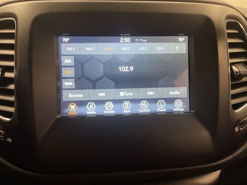 Used 2018 Jeep Compass Latitude w/ Popular Equipment Group AWD/4WD image 7
