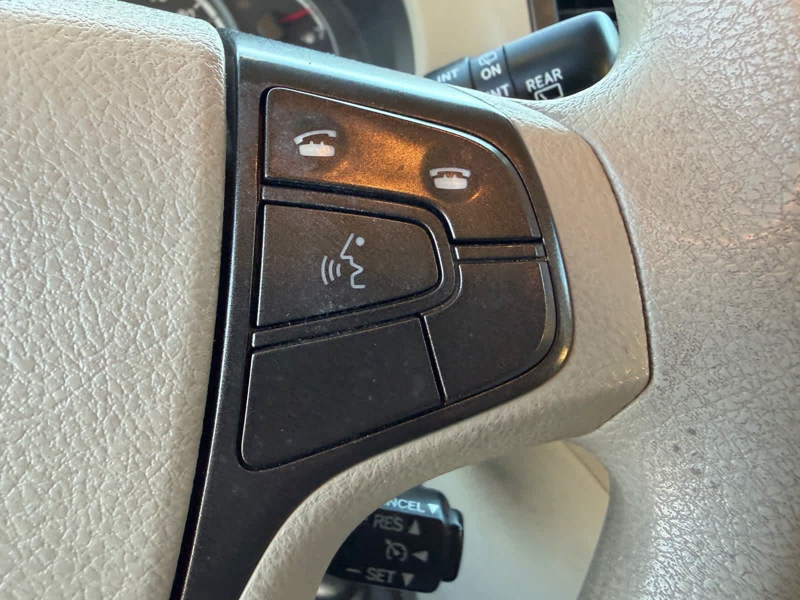 Used 2013 Toyota Sienna LE w/ Towing Pkg FWD image 11