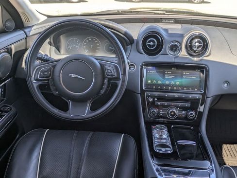 Used 2019 Jaguar XJ R-Sport AWD/4WD image 26
