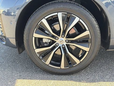 Used 2023 Volvo XC60 B5 Plus w/ Climate Package FWD image 10