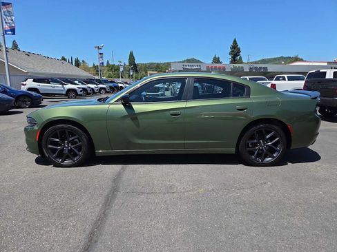 Used 2022 Dodge Charger SXT w/ Plus Group RWD image 11