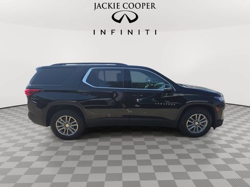 Used 2023 Chevrolet Traverse LT w/ LPO, Floor Liner Package FWD image 4