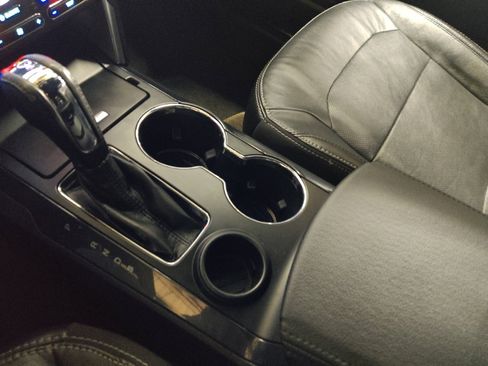 Used 2017 Ford Explorer Limited image 26