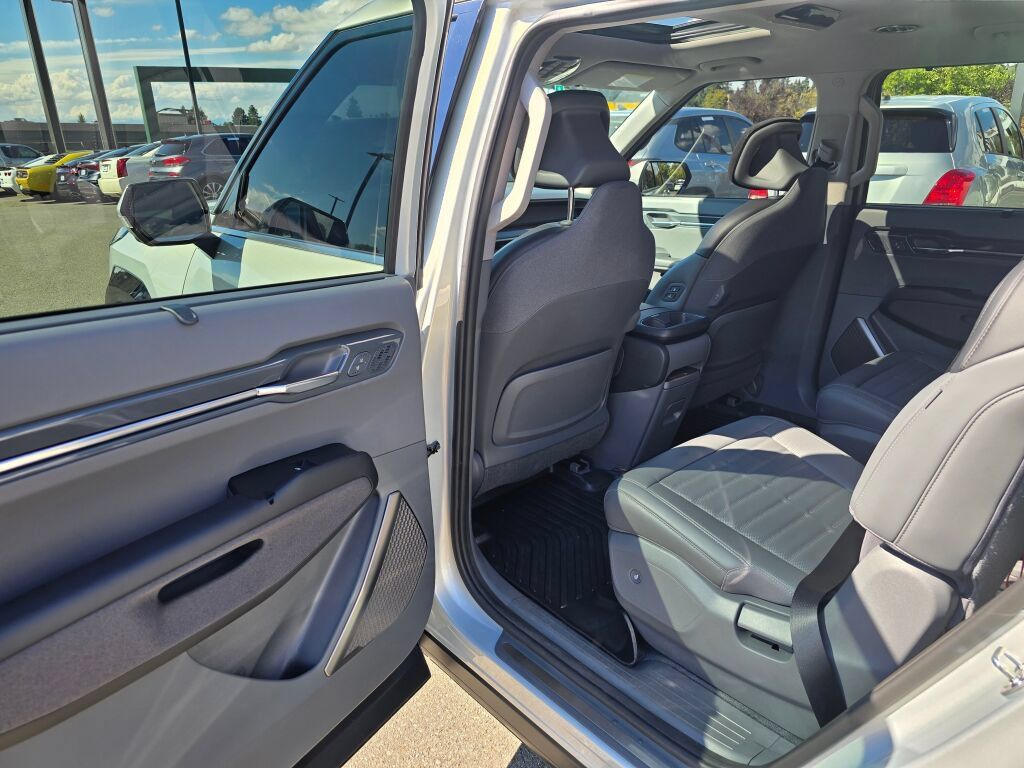 Certified 2024 Kia EV9 Land AWD/4WD image 25