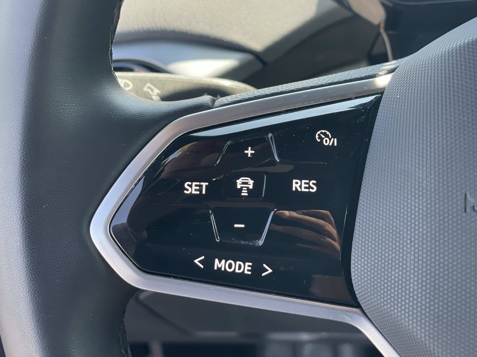 Certified 2023 Volkswagen ID.4 Pro RWD image 9