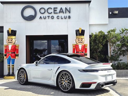 Used 2022 Porsche 911 Turbo S image 4