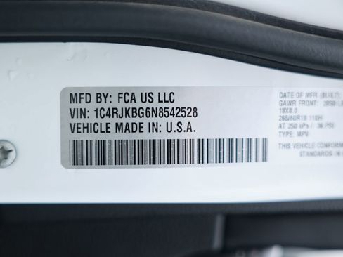 Used 2022 Jeep Grand Cherokee L Limited AWD/4WD image 38