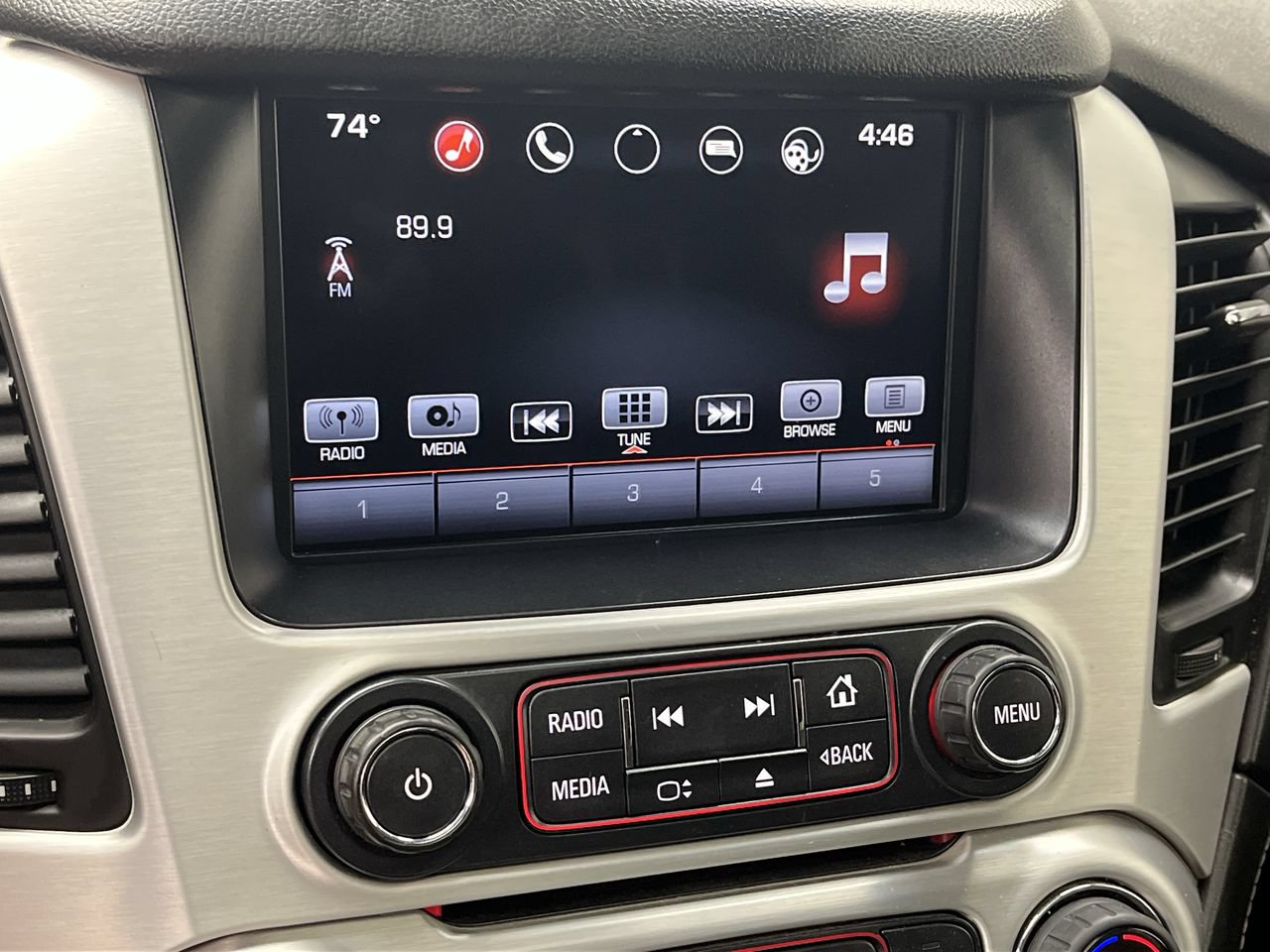 Used 2016 GMC Yukon XL SLT w/ Open Road Package AWD/4WD image 20